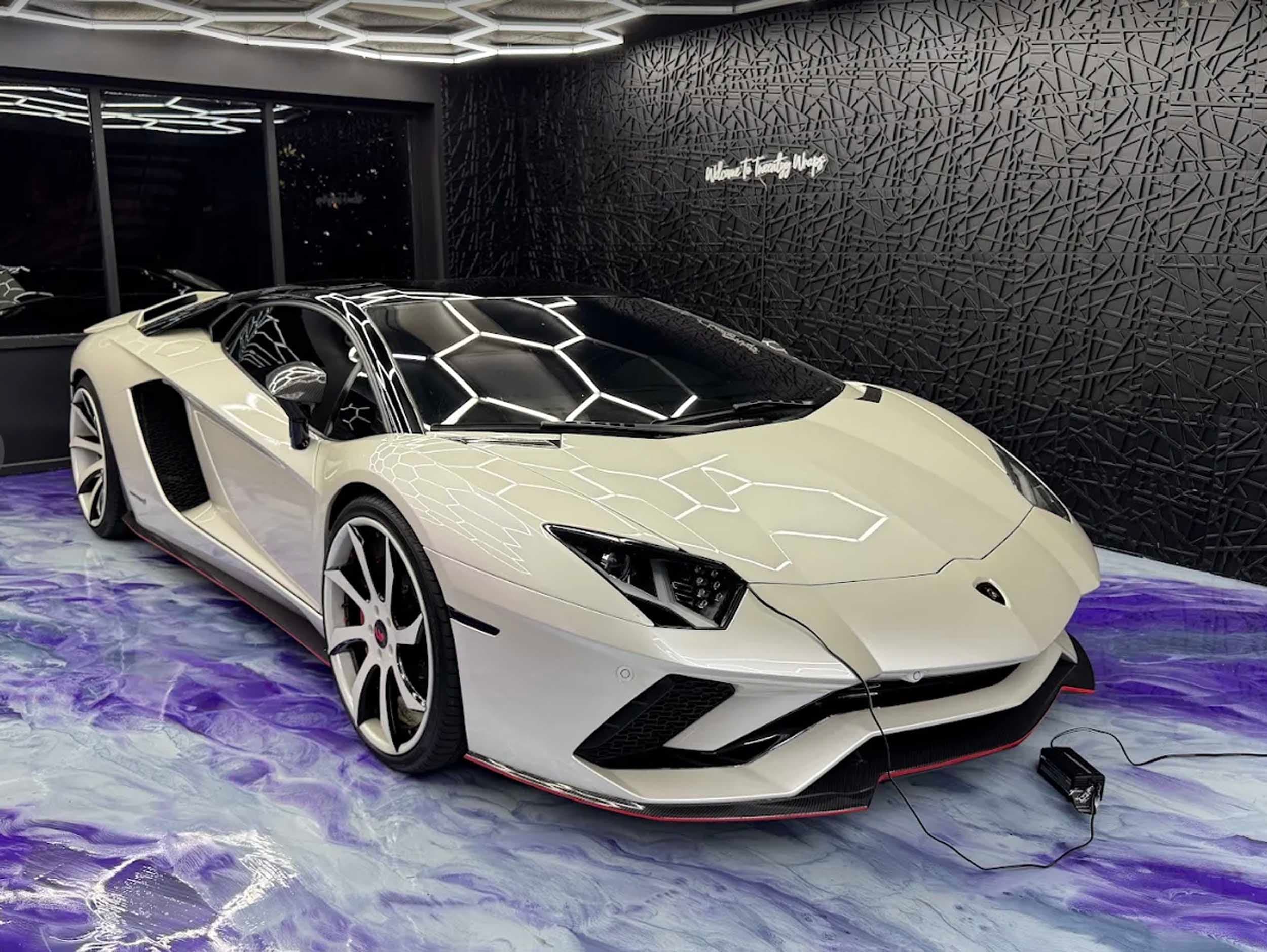 Lamborghini Aventador S. Gloss PPF, full body