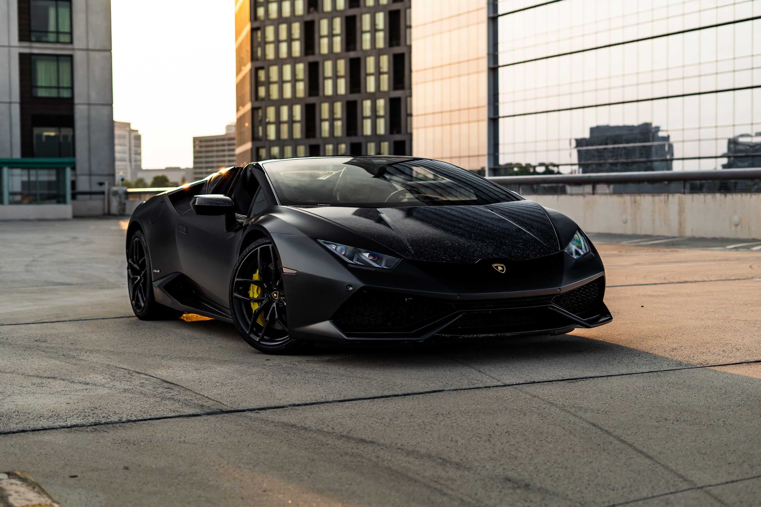 Lamborghini Huracán Spyder. Satin black wrap